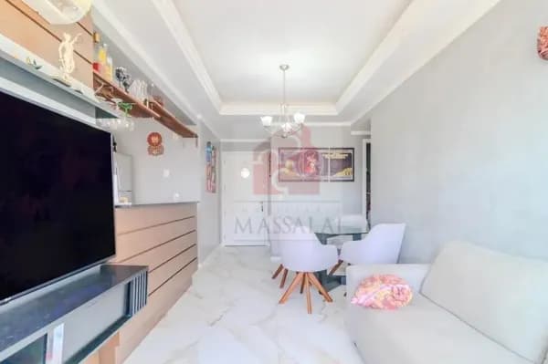 Apartamento semi mobiliado com garagem à venda