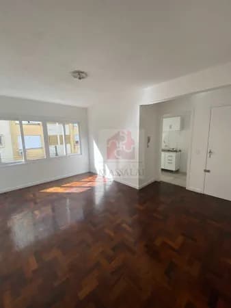 Apartamento reformado no Centro Histórico de Porto Alegre
