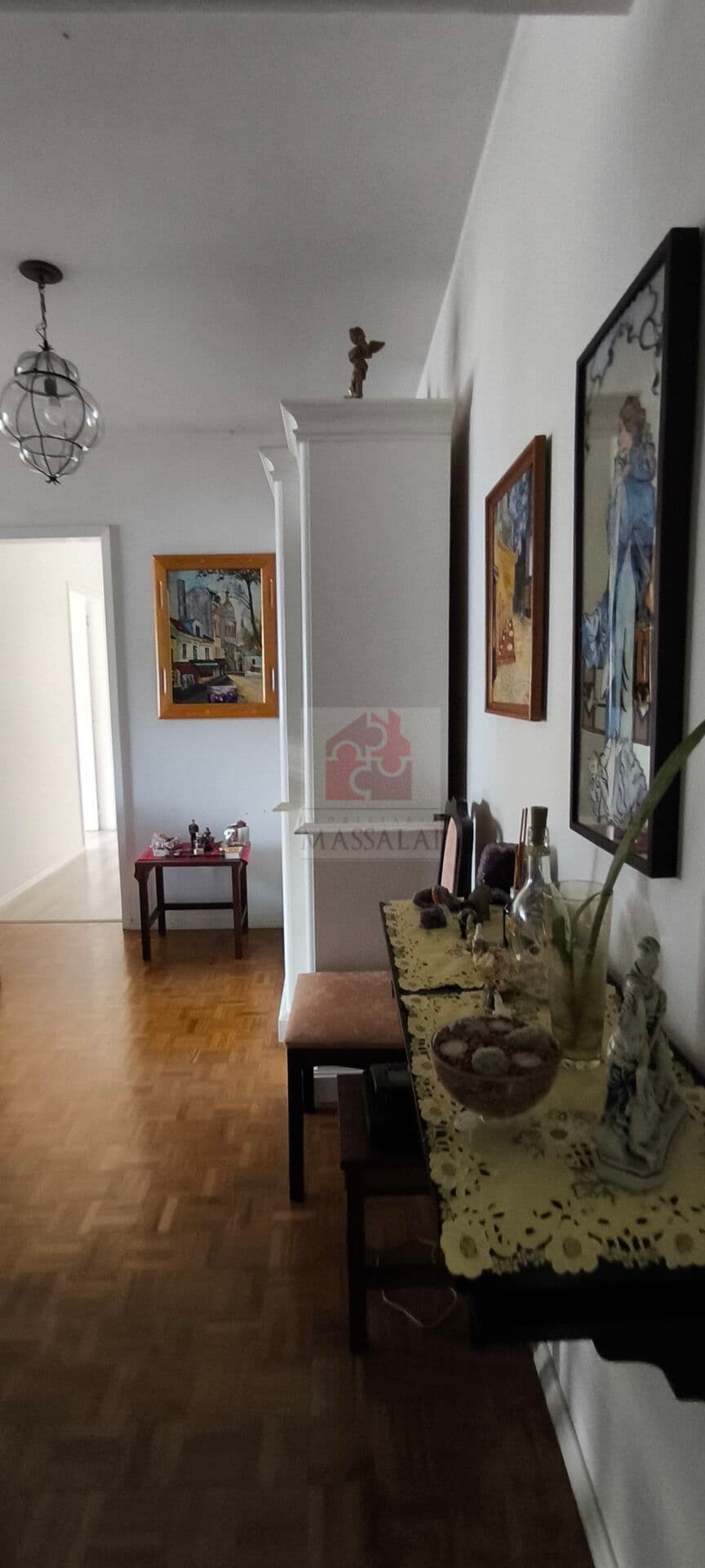 Apartamento de 2 dormitórios com garagem no Menino Deus