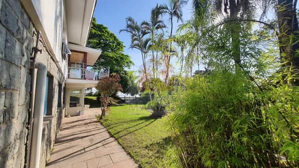 Casa à venda em terreno de 2.000m² na Santa Teresa