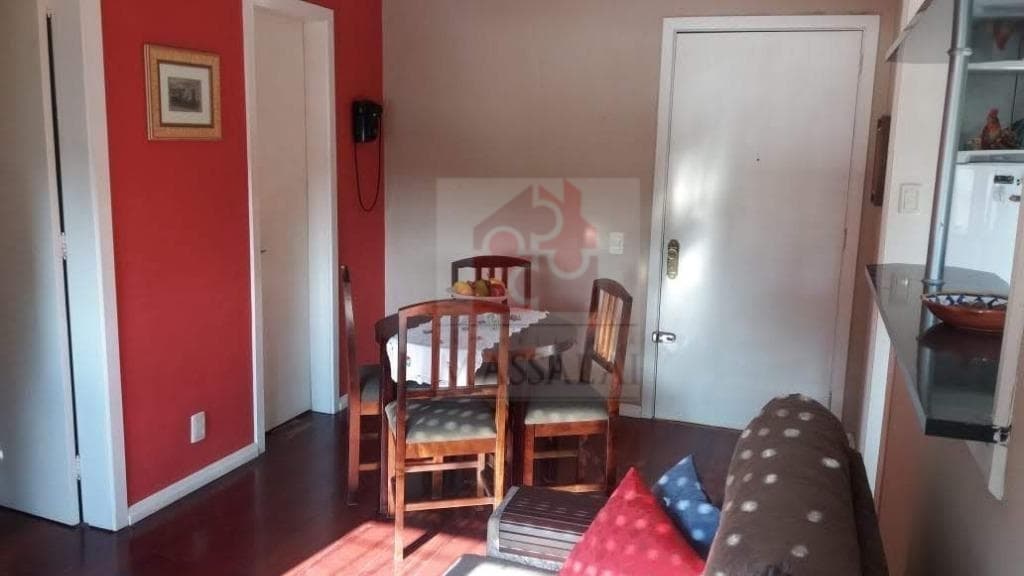Apartamento de 1 dormitório com estacionamento