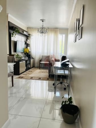 Apartamento mobiliado com garagem à venda