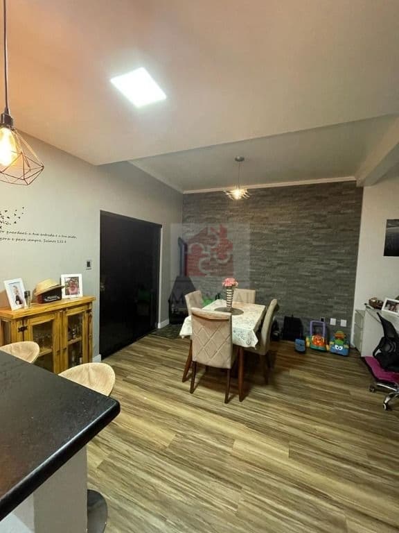 Casa de 3 dormitório com garagem no Passo das Pedras