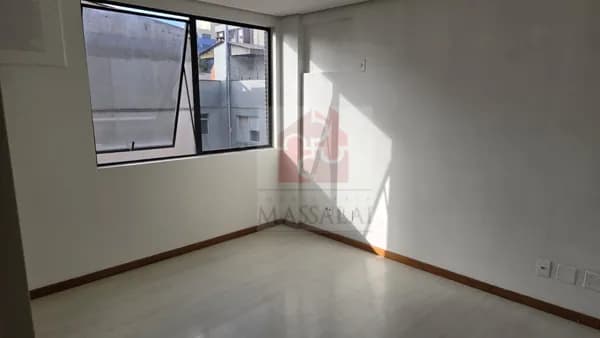 Sala para venda no Menino Deus