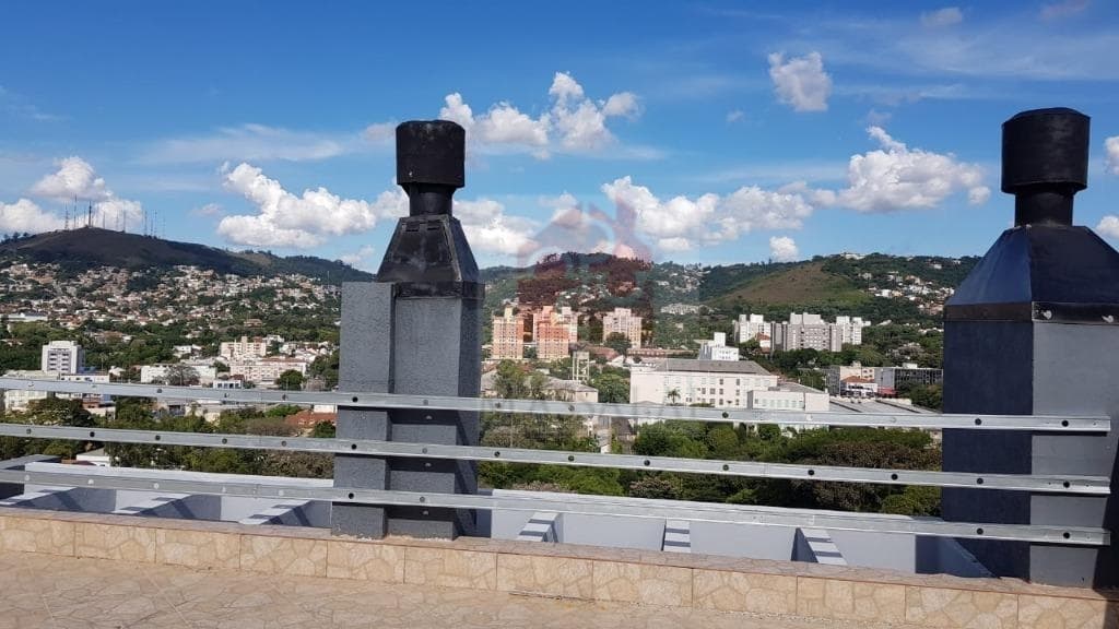 Casa de 4 dormitórios com pisicina à venda em Teresopolis