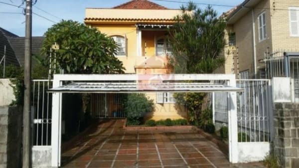 Casa em Porto Alegre - Medianeira