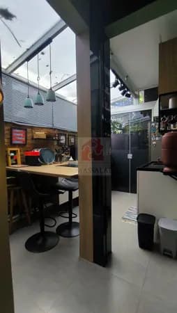 Apartamento mobiliado à venda no Menino Deus
