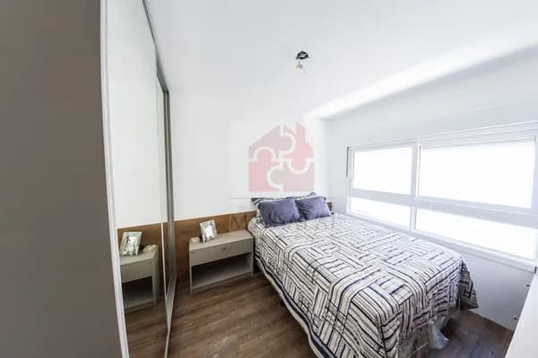 Apartamento novo com garagem no Menino Deus