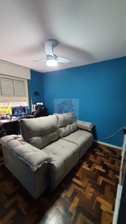 Apartamento de 1 dormitório, reformado e totalmente mobiliado à venda no Bairro Menino Deus