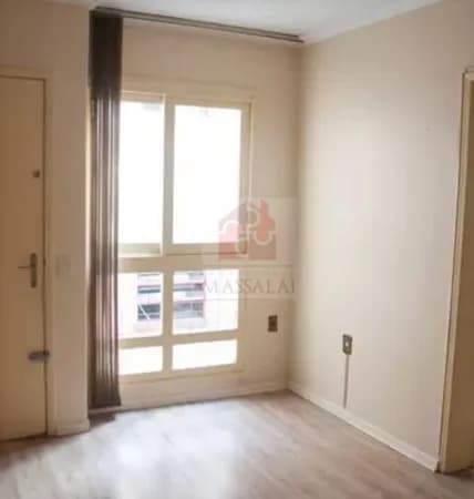 Apartamento de 2 dormitórios com garagem à venda no Bairro Menino Deus