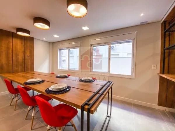 Apartamento 2 dormitórios com garagem