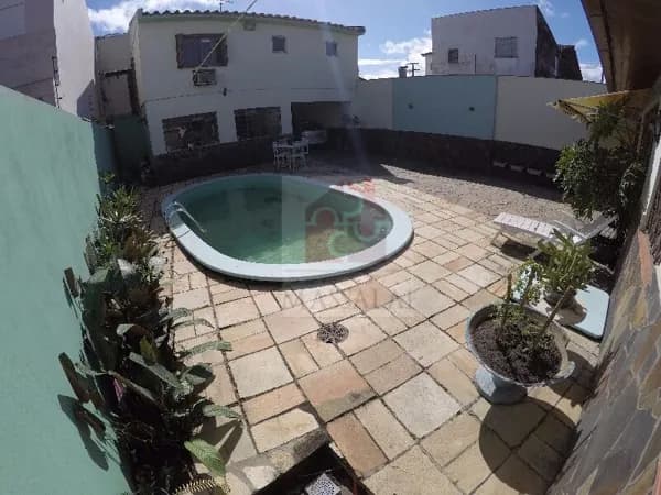 Casa com piscina a venda em Ipanema