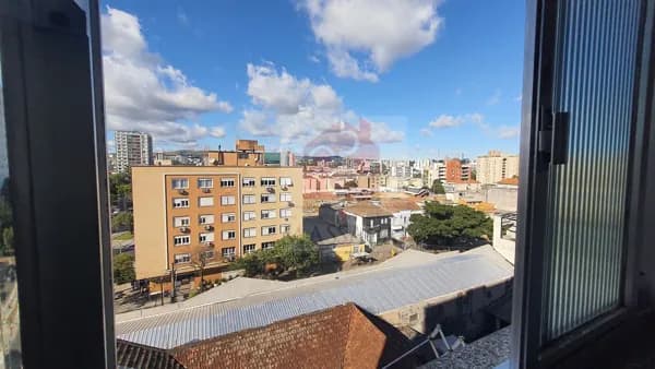 Apartamento de 2 dormitórios com garagem no Bairro Farroupilha