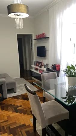 Apartamento de 2 dormitórios à venda no Menino Deus
