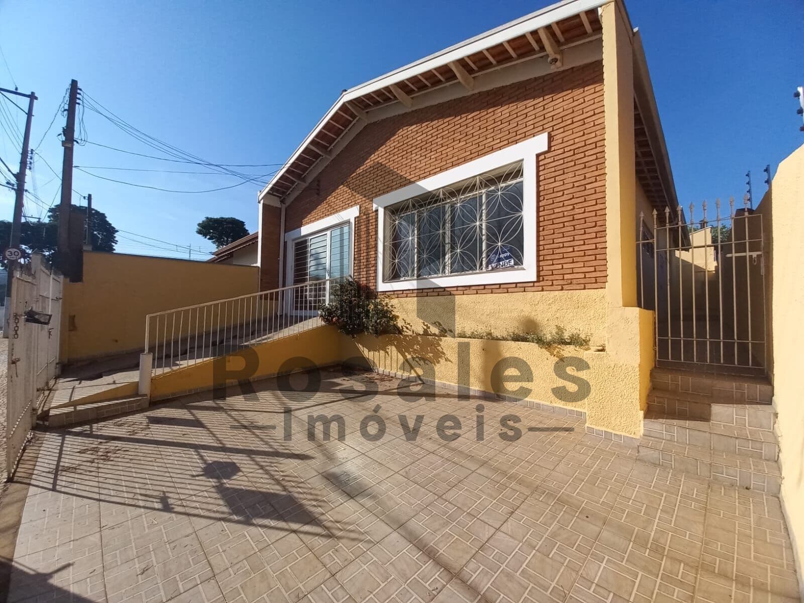 Casa comercial/residencial para locação - bairro Santa Cecília - Paulínia.