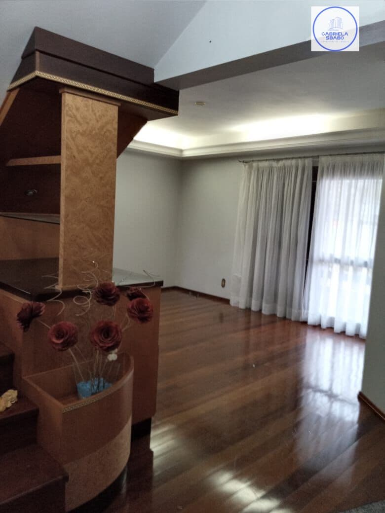 Ampla casa à venda com 353 m2 no Bairro Petrópolis