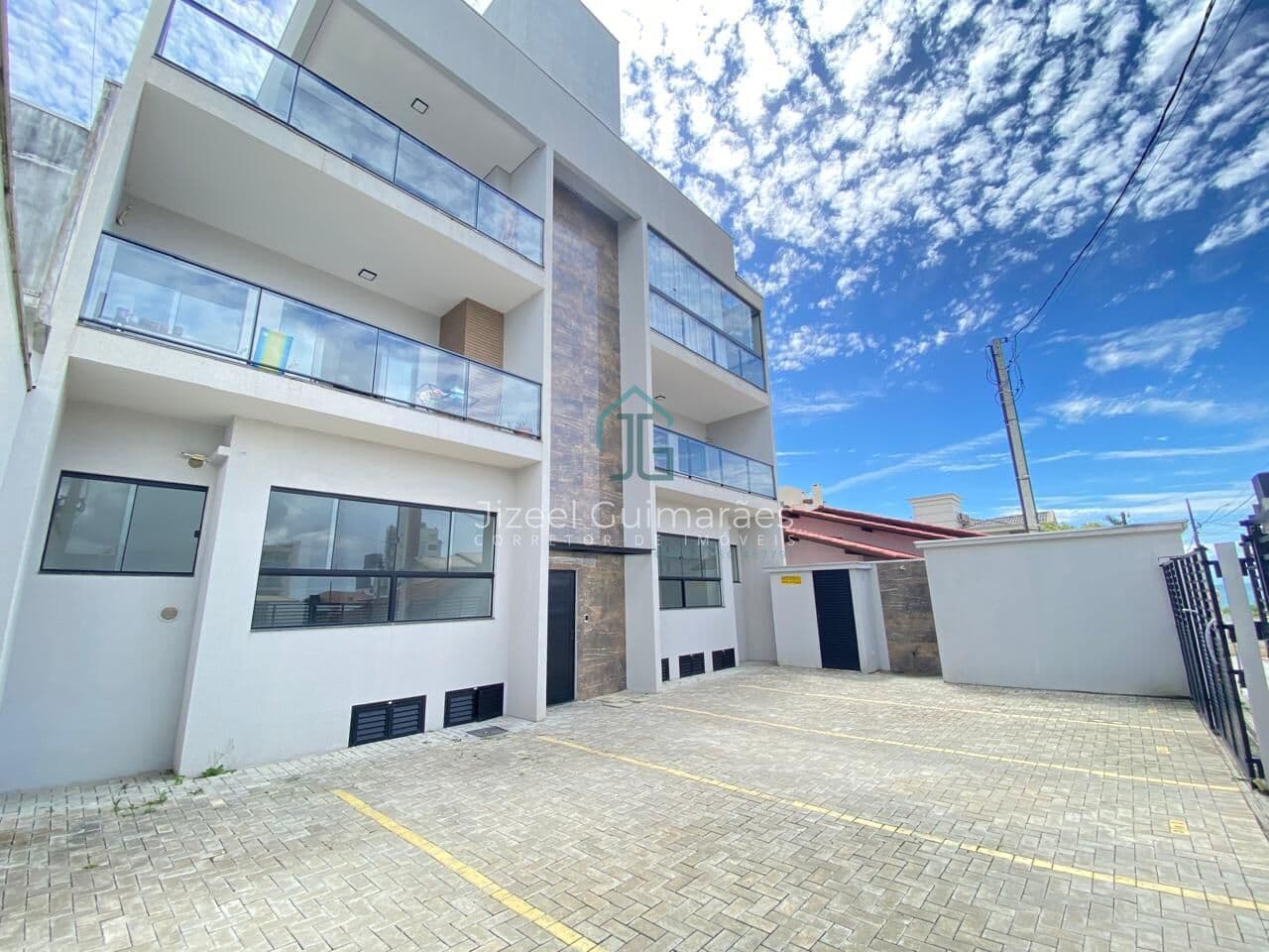 Apartamento QUADRA MAR com 2 dormitórios à venda, 76 m² por R$ 650.000 - Tabuleiro - Barra Velha/SC