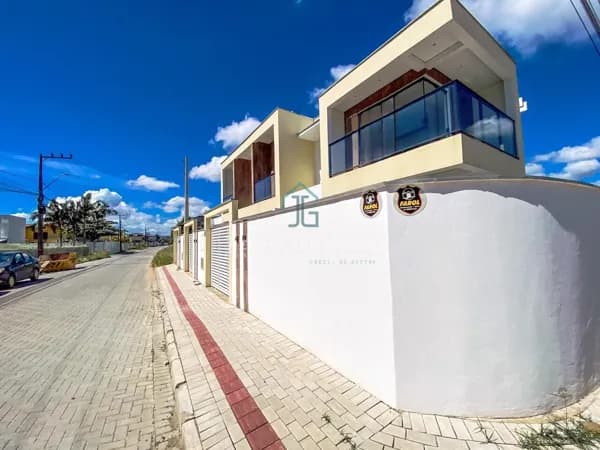 Sobrado de Esquina à Venda em Balneário Piçarras | 73m² e 700m da Praia