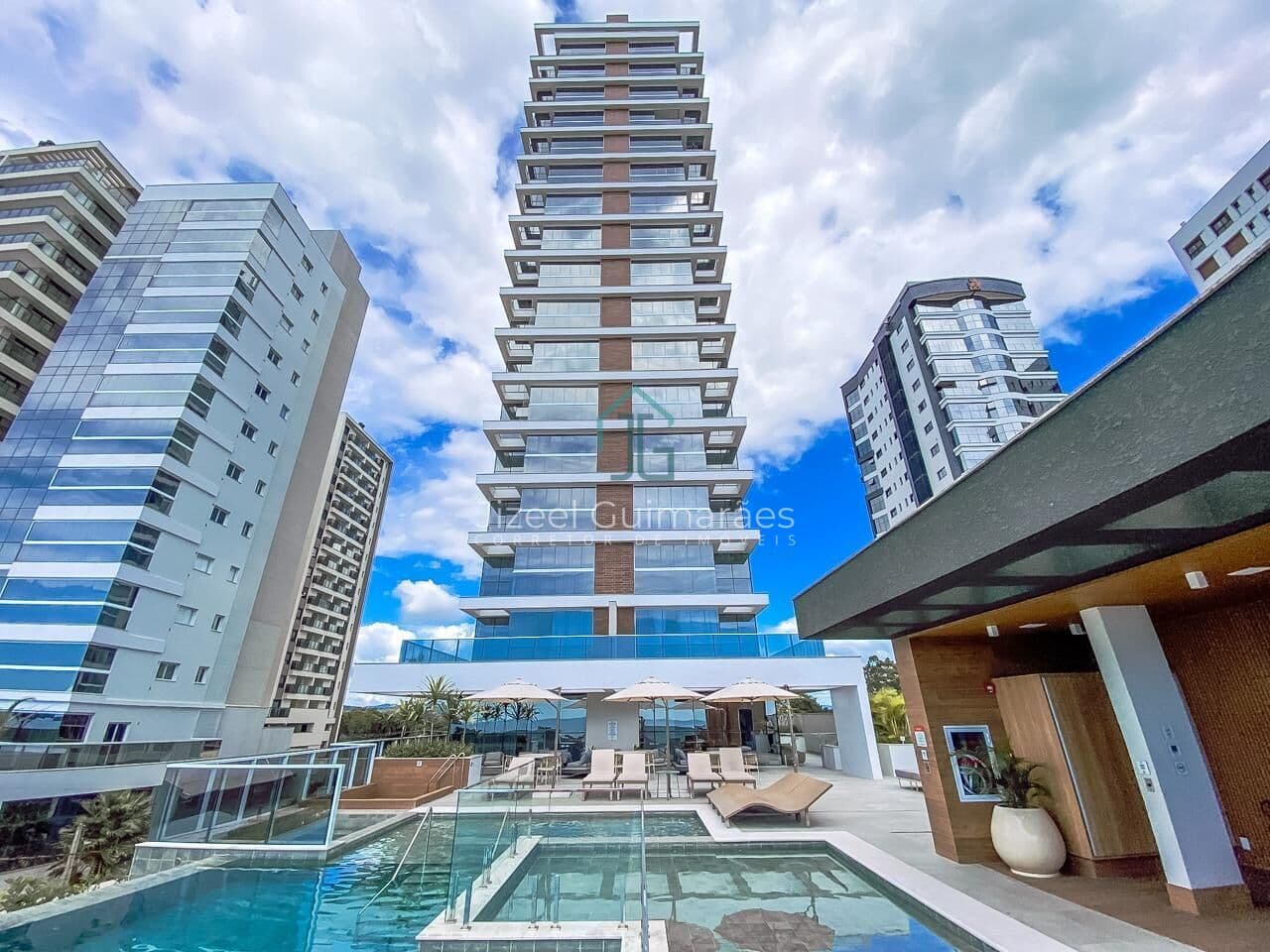 BREEZE TOWER | Apartamento com 2 suítes à venda, 82 m² por R$ 1.250.000 - Centro - Balneário Piçarras/SC
