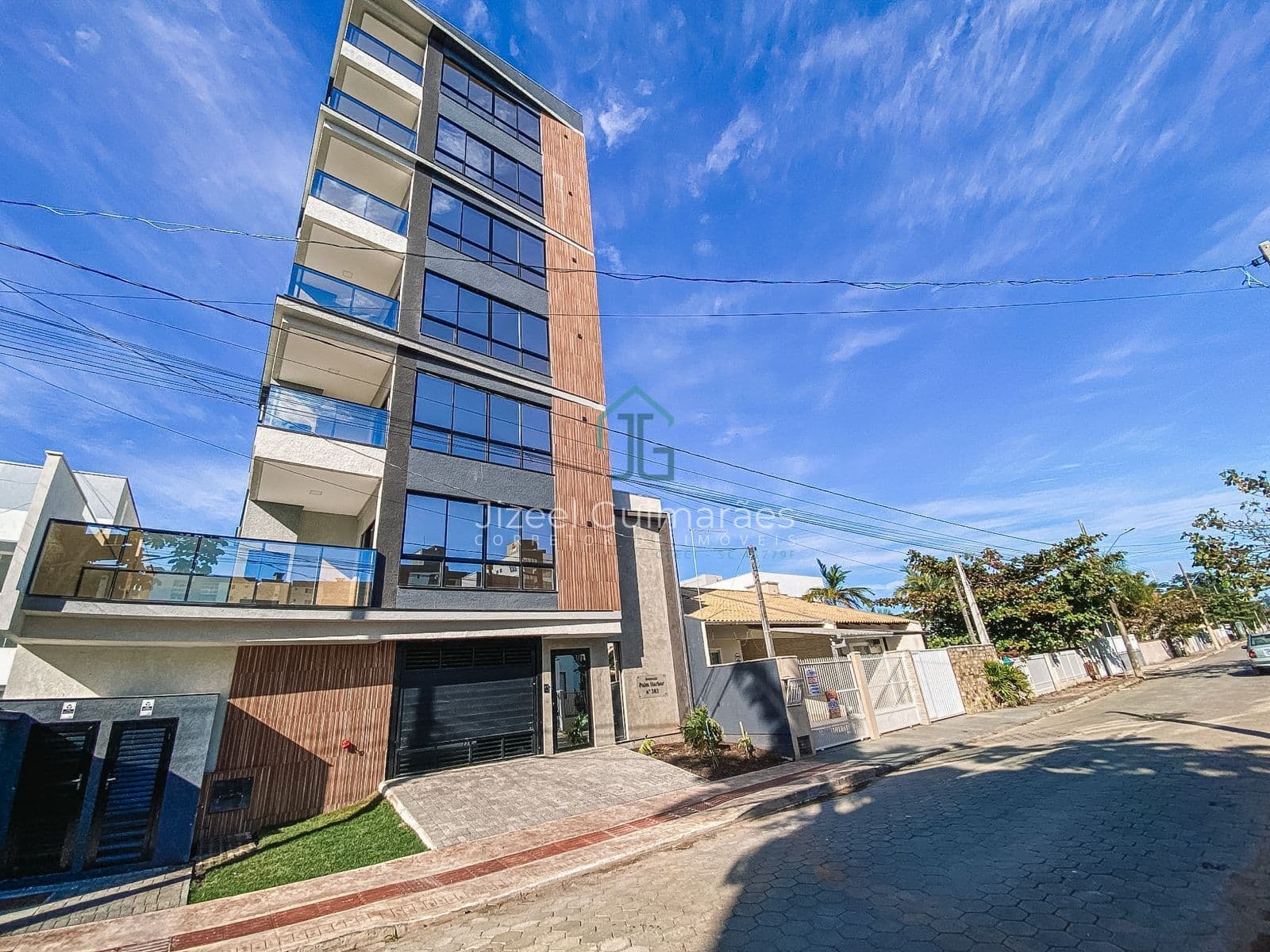 Apartamento com Vista Mar à Venda no Itacolomi em Balneário Piçarras | 93m² e 380m da Praia