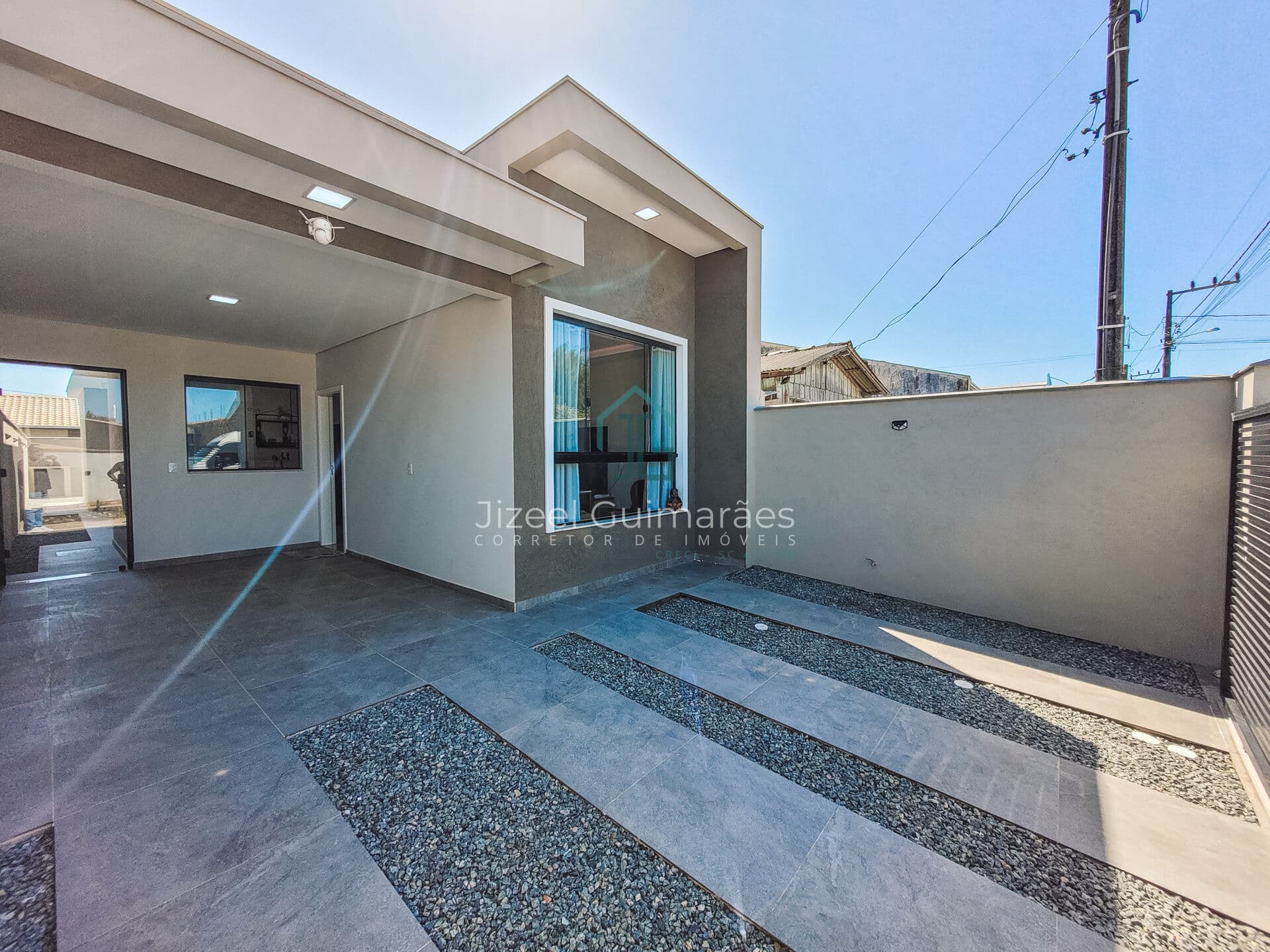 Linda casa com 3 dormitórios sendo 1 suíte e quintal à venda, 85 m² por R$ 550.000 - Itajuba - Barra Velha/SC