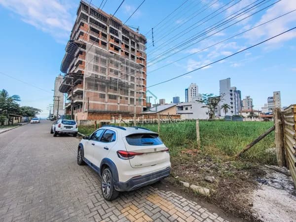 Terreno 200 METROS DO MAR à venda, 422 m² por R$ 1.700.000 - Itacolomi - Balneário Piçarras/SC