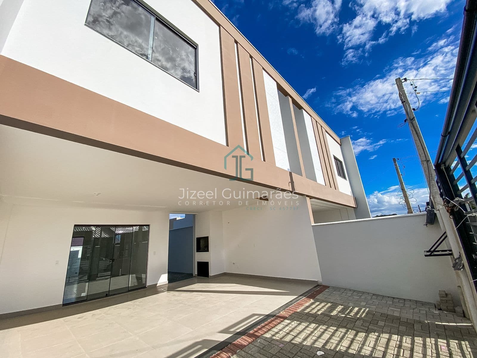 Sobrado à Venda no Itacolomi em Balneário Piçarras | 127m² e 900m da Praia