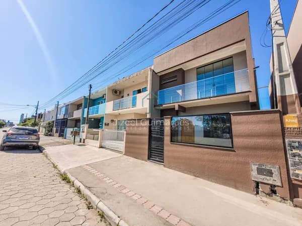 Sobrado EXCLUSIVO com 3 SUÍTES à venda, 144 m² por R$ 850.000 - Itacolomi - Balneário Piçarras/SC