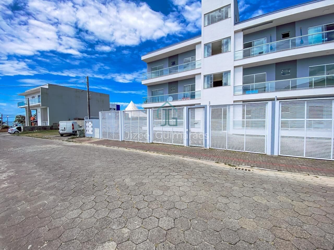 Apartamento Duplex 100 METROS DA PRAIA com 2 dormitórios sendo 1 suíte à venda, 76 m² por R$ 790.000 - Armação - Penha/SC