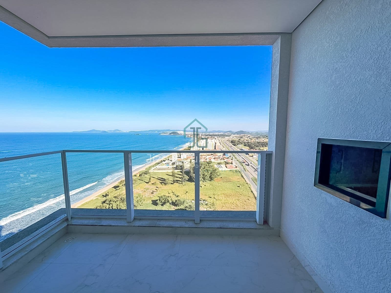Apartamento Frente Mar à Venda na Praia do Tabuleiro em Barra Velha | 82m², 2 Suítes e Vista Definitiva