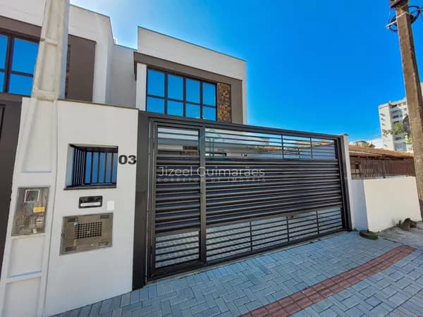 Sobrado PRONTO PARA MORAR com 3 SUÍTES à venda, 95 m² por R$ 779.000 - Itacolomi - Balneário Piçarras/SC