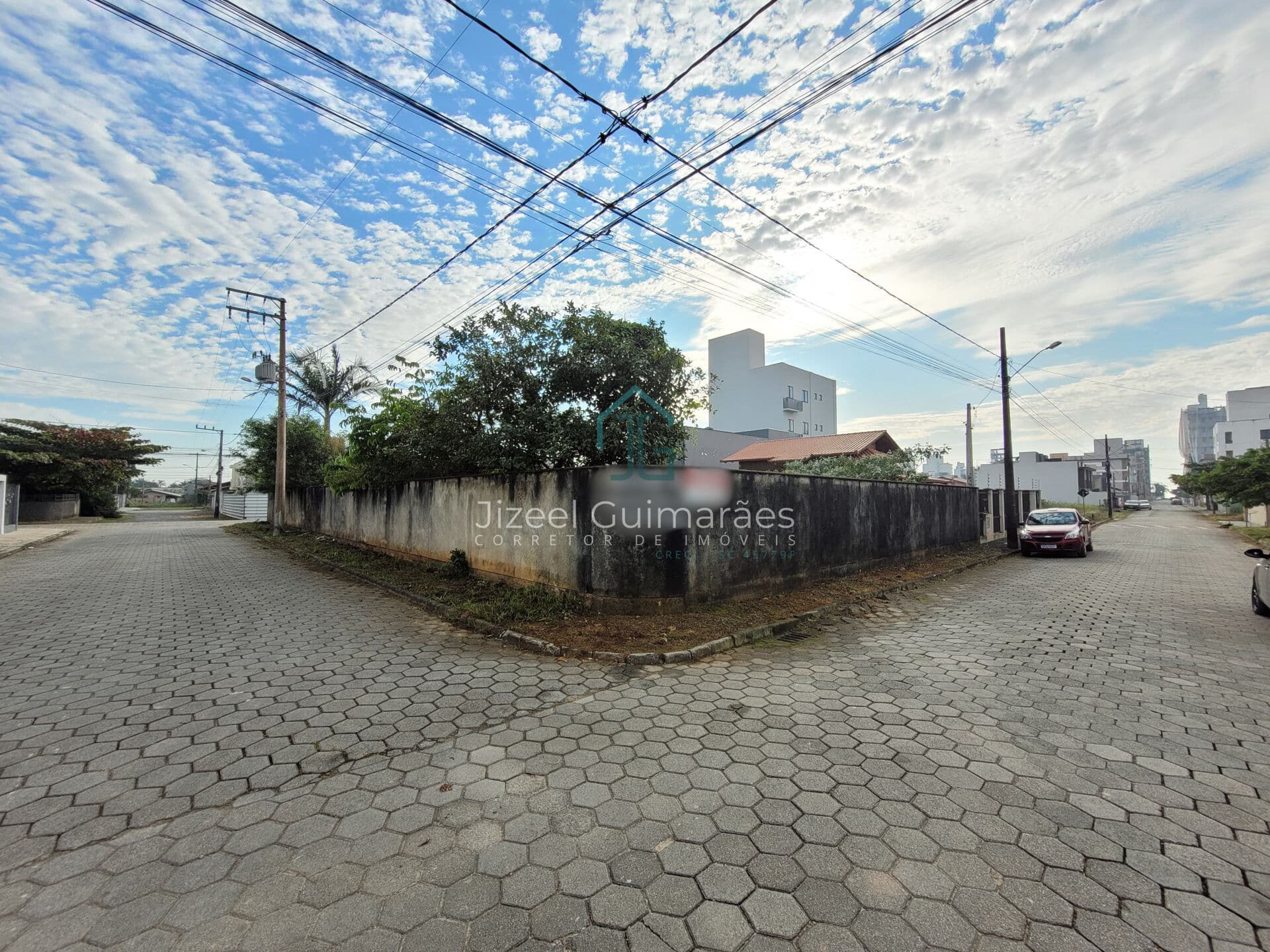 Terreno de esquina e frente para 3 ruas à venda, 553 m² por R$ 950.000 - Itacolomi - Balneário Piçarras/SC