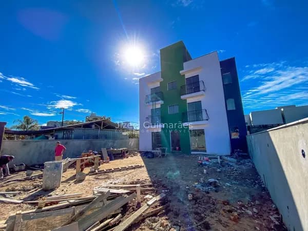 Apartamento à Venda no Itacolomi em Balneário Piçarras | 59m² e 450m da Praia