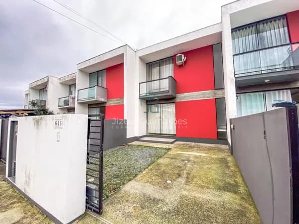 Sobrado PRONTO PARA MORAR com 2 dormitórios à venda, 70 m² por R$ 470.000 - Centro - Balneário Piçarras/SC