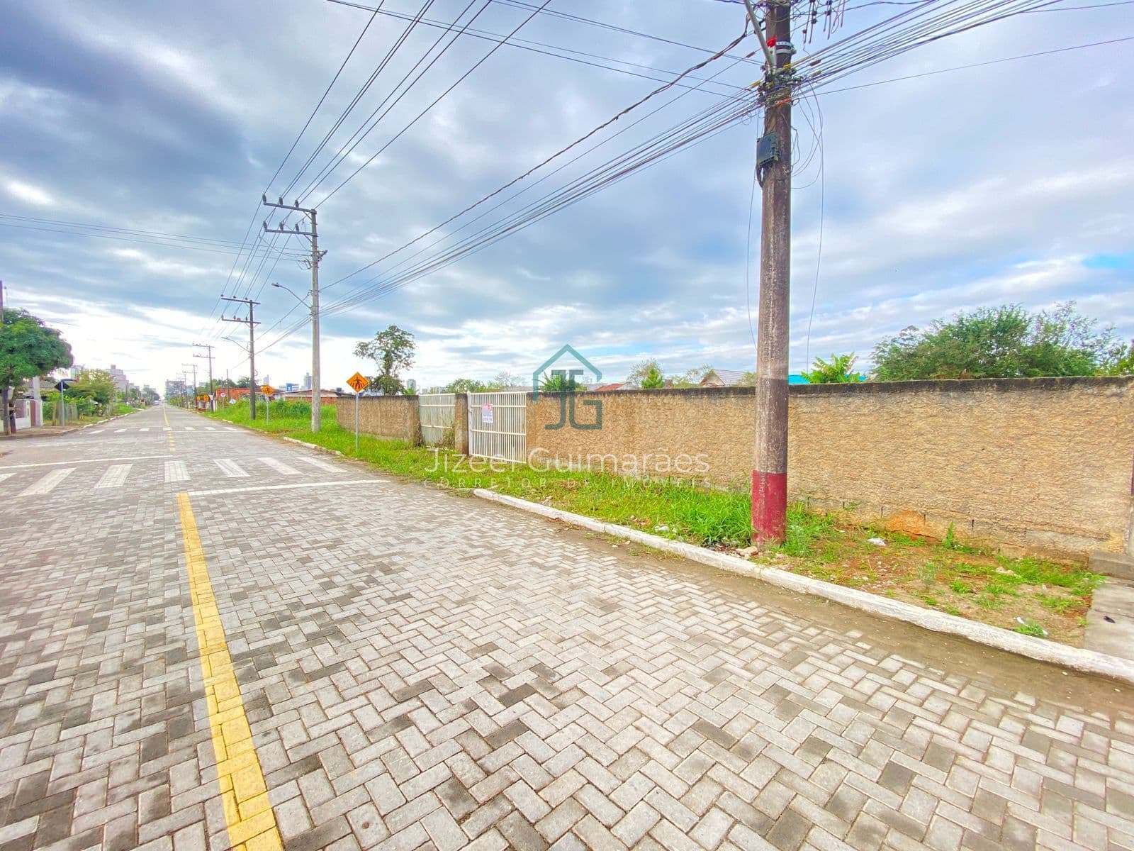 Terreno PRONTO PARA CONSTRUIR em rua calçada à venda, 420 m² por R$ 456.000 - Itacolomi - Balneário Piçarras/SC