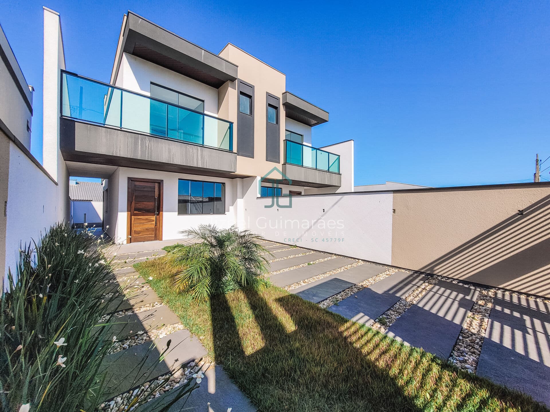 Sobrado com 2 suítes e amplo espaço de fundos à venda, 100 m² por R$ 520.000 - Itajuba - Barra Velha/SC