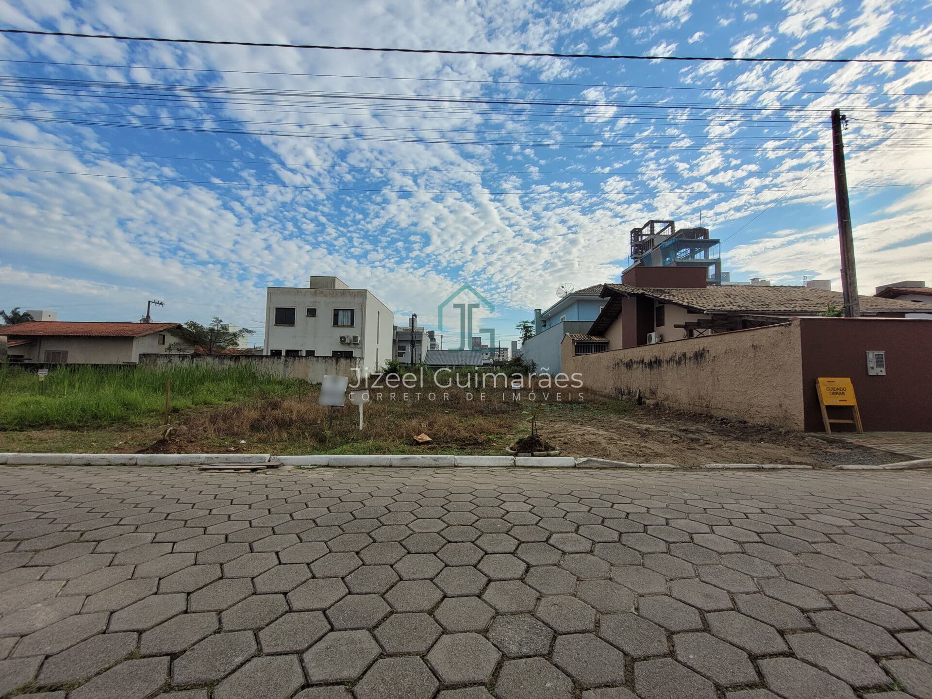 Terreno a 150 metros da avenida à venda, 249 m² por R$ 1.200.000 - Itacolomi - Balneário Piçarras/SC