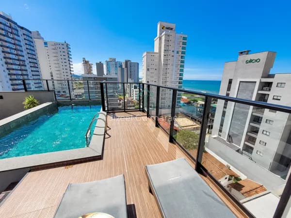 Apartamento Mobiliado Alto Padrão 3 quartos e 2 vagas quadra mar à venda no bairro Itacolomi em Balneário Piçarras/SC