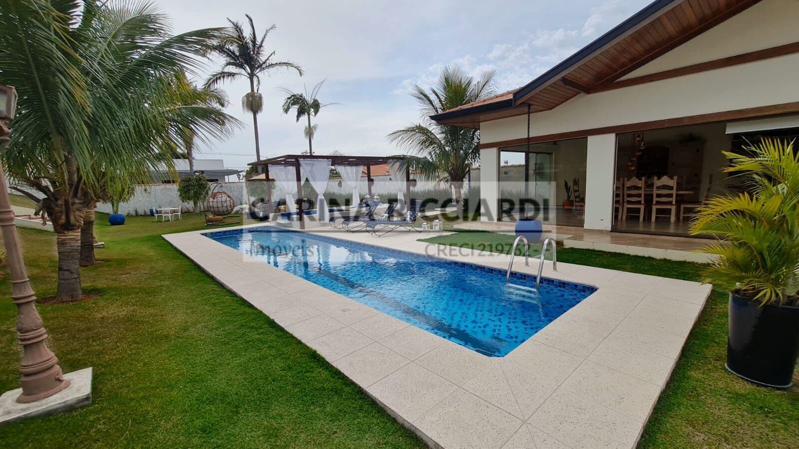 Casa com 5 dorm. e piscina - Parque dos Cafezais IV - Venda