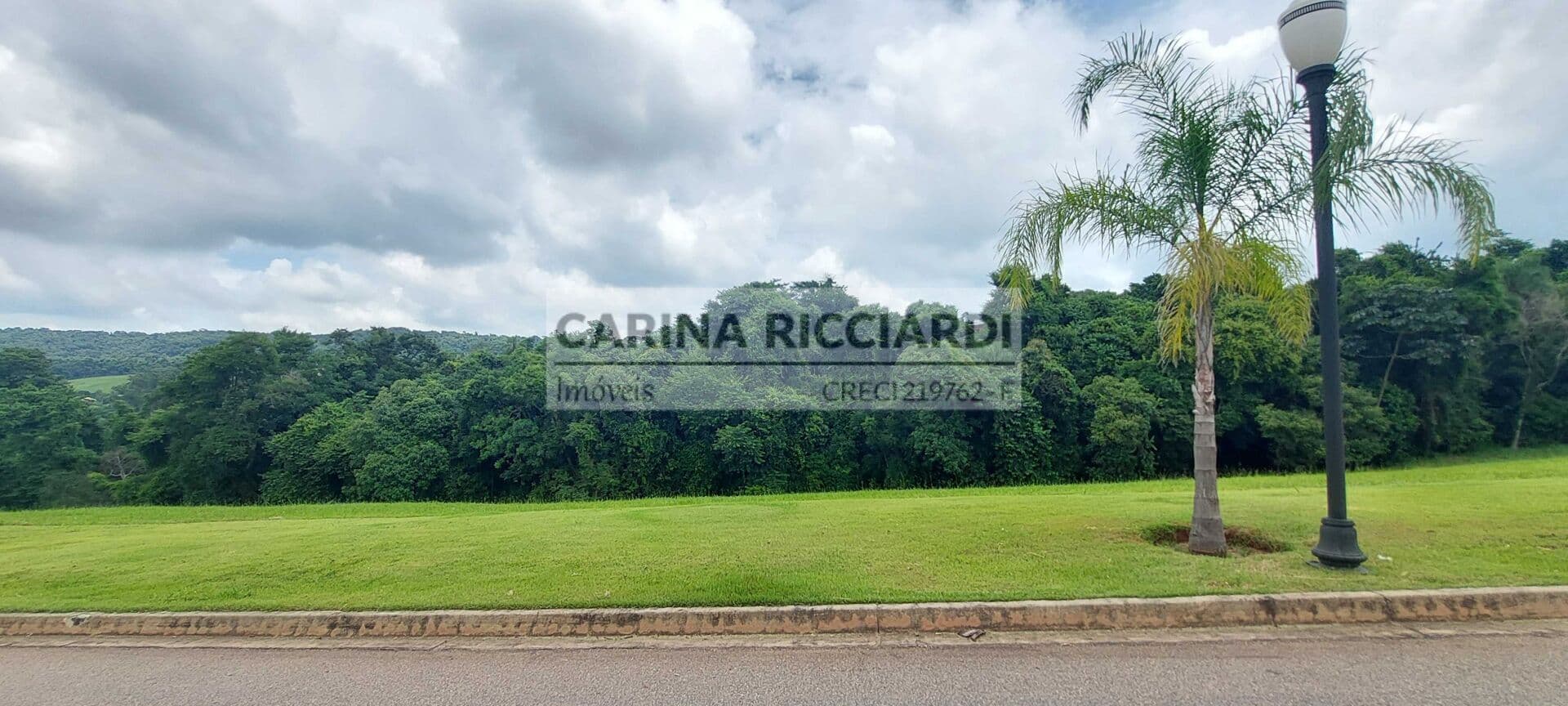 Terreno 800m² com.vista permanente para mata Fazenda SerrAzul 2 Palmeiras Imperiais - Itupeva - SP