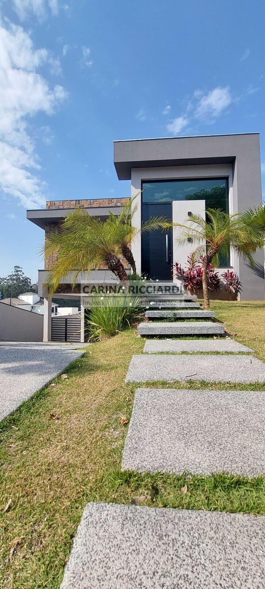 Casa Recém construída - 3 Suítes, Ecritório e Piscina à Venda - Ibi Aram II