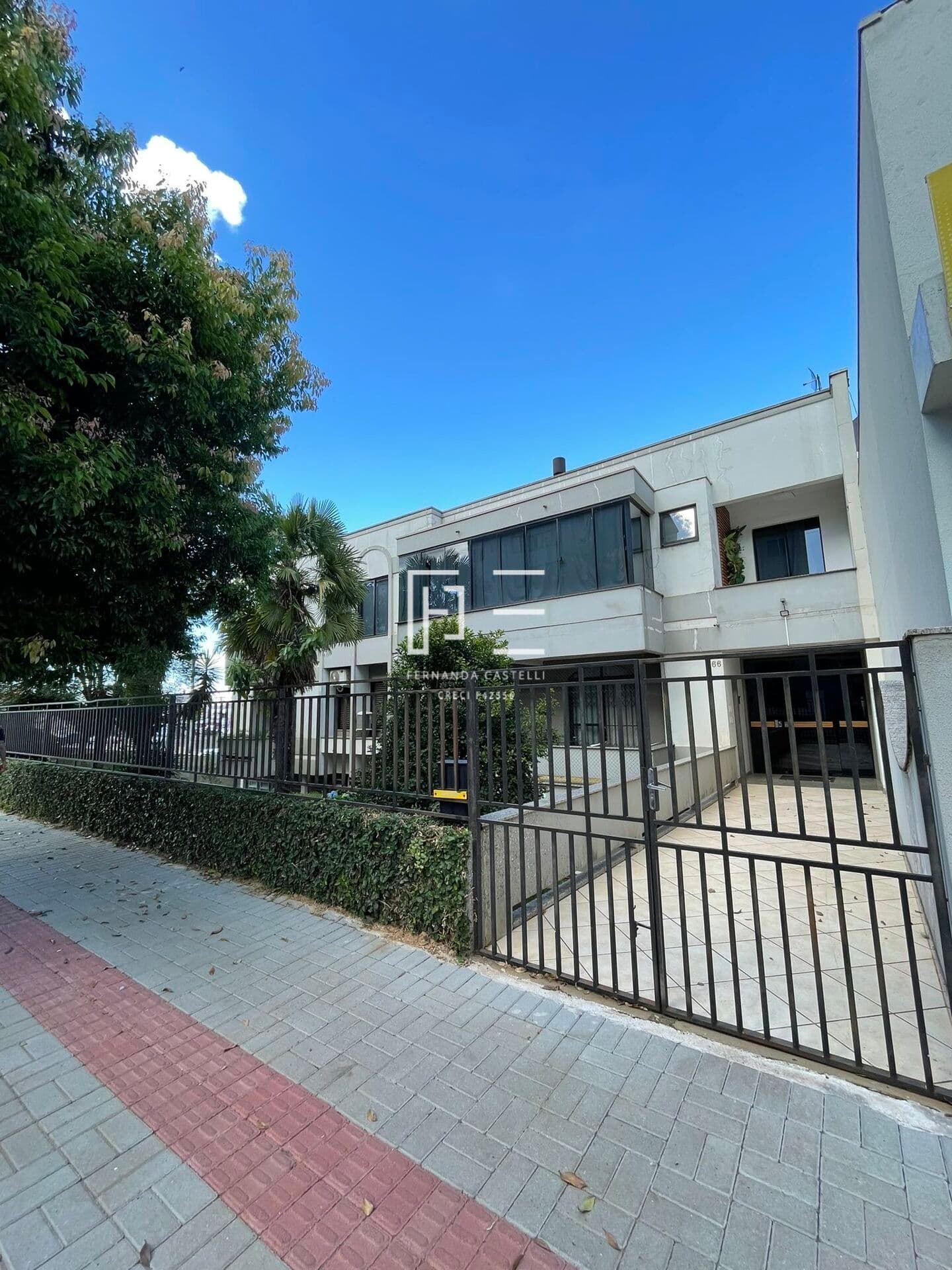 Apartamento semi mobiliado no Centro