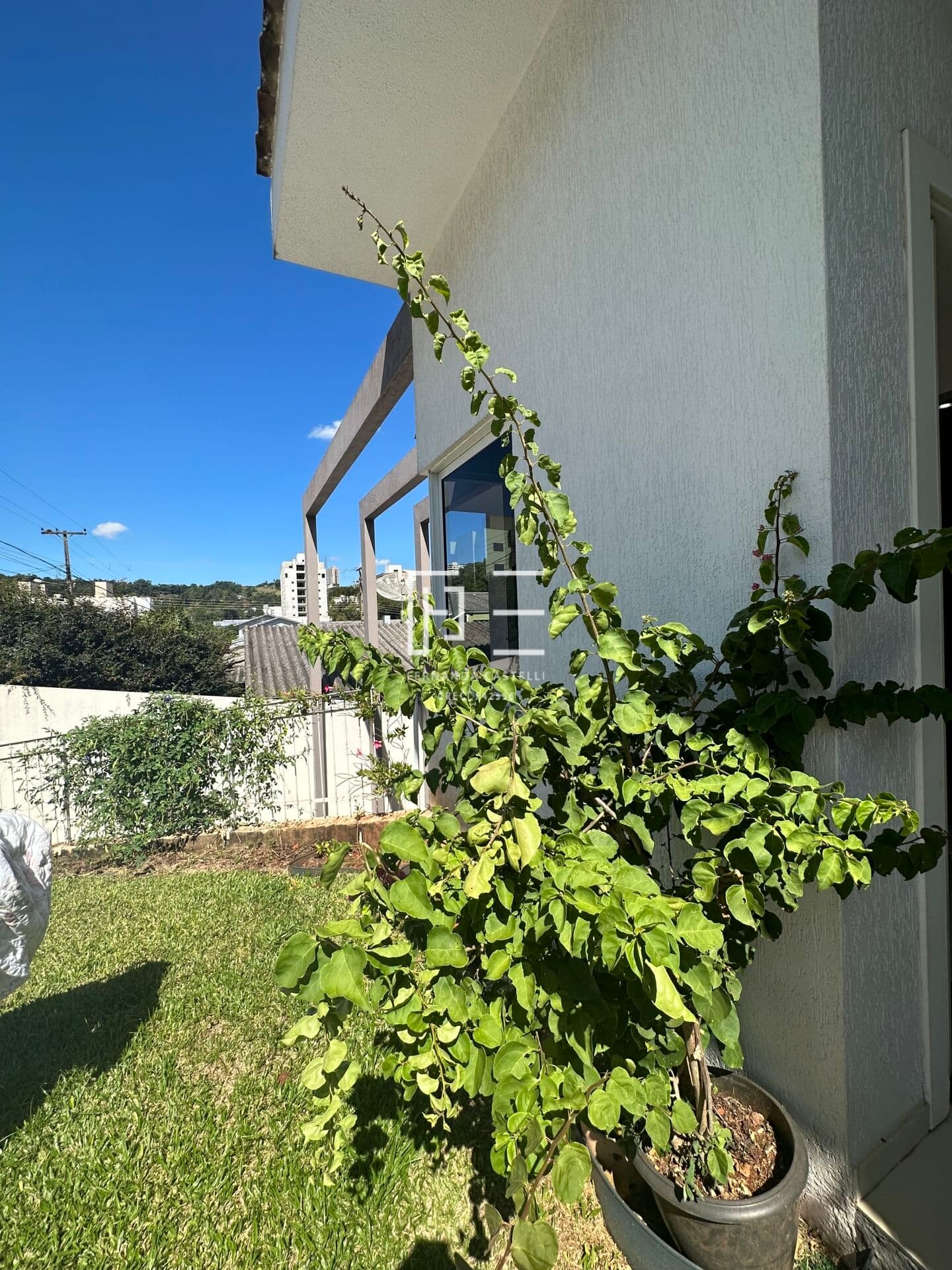 Linda casa no bairro Industrial, pertinho de tudo!