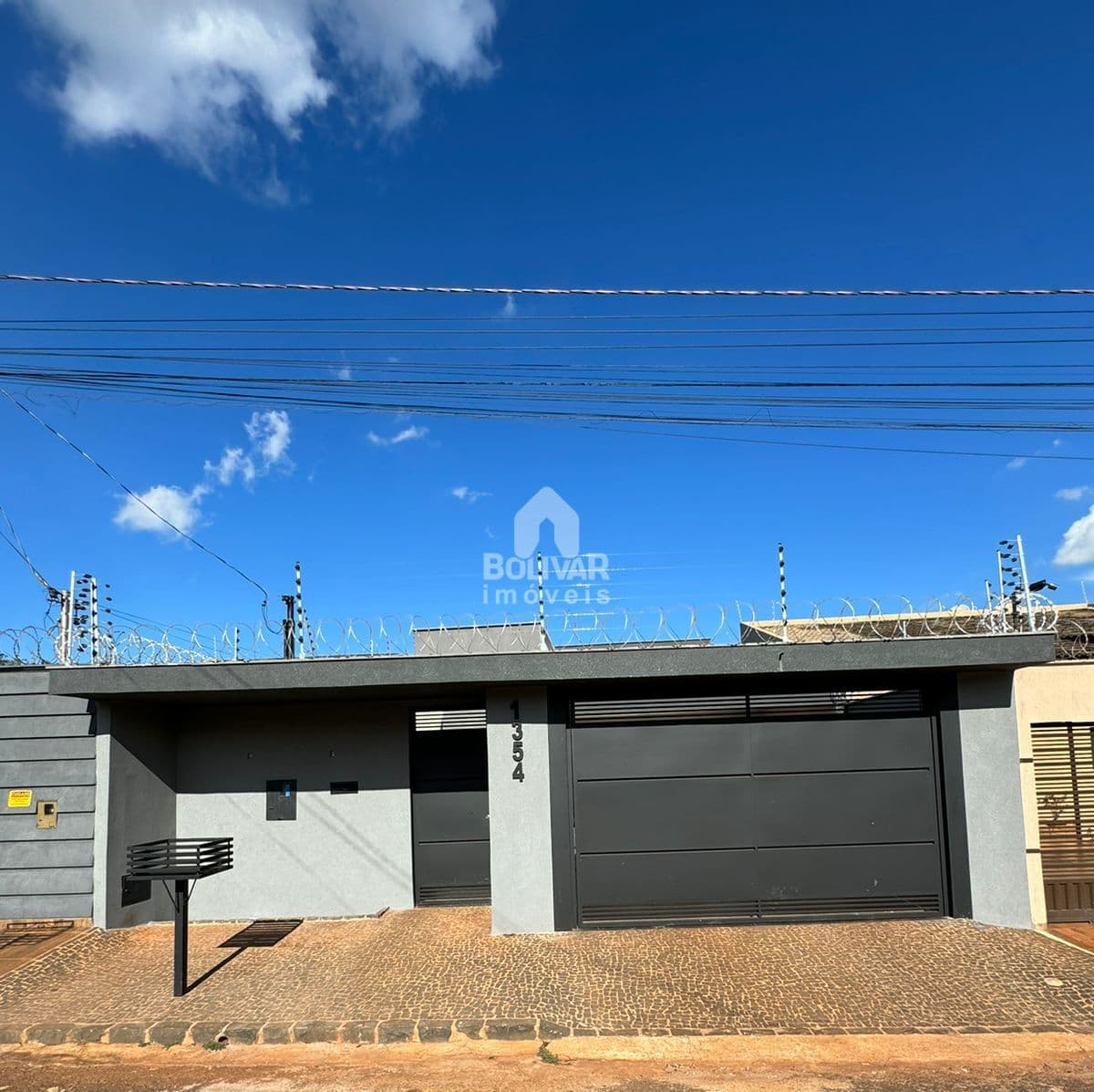Casa com 3 dormitórios, 196 m² - venda por R$ 680.000,00- Bairro Santos Dumont - Itumbiara/GO