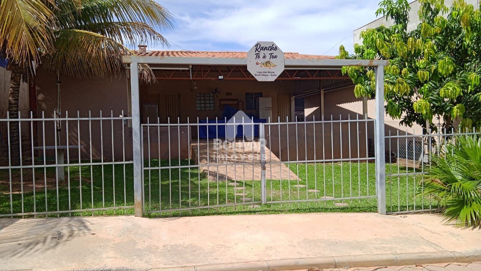 Rancho com 3 dormitórios à venda por R$ 320.000,00 - Centro - Buriti Alegre/GO
