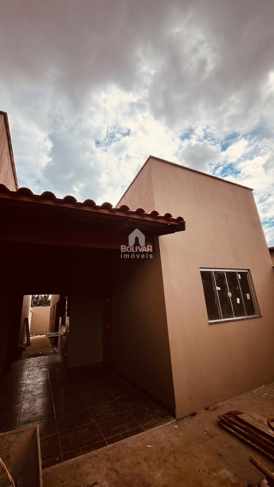 Casa com 2 dormitórios à venda, 88 m² por R$ 275.000,00 - Bairro Buriti I - Itumbiara/GO