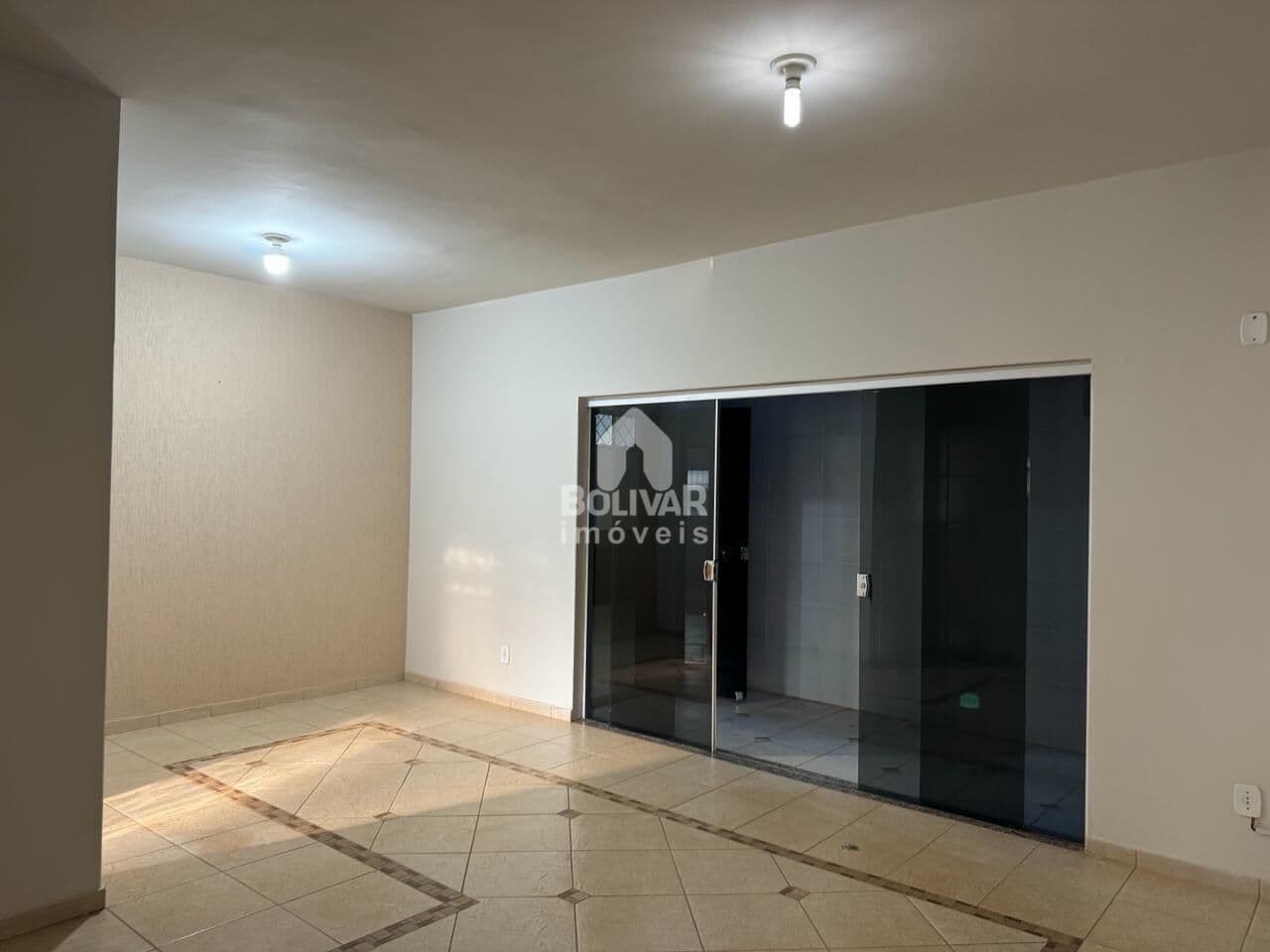 Apartamento no Edifício Flamboyant com 3 dormitórios à venda, 164,95m² por R$ 380.000 - Edificio Flamboyant - Itumbiara/GO