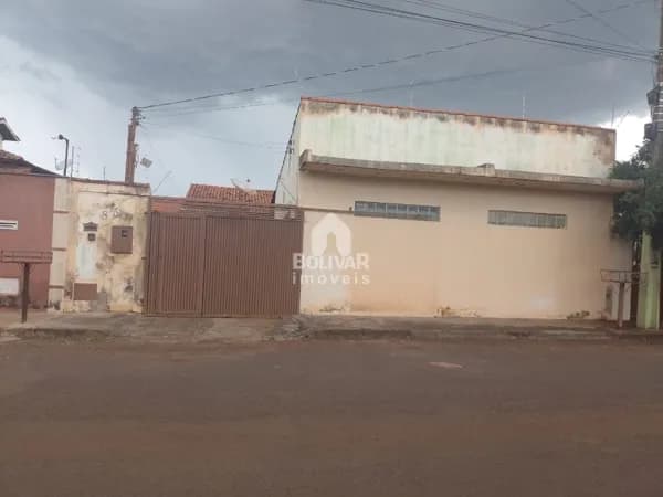 Casa com 3 dormitórios à venda, 120 m² por R$ 350.000,00 - Bairro Afonso Pena - Itumbiara/GO