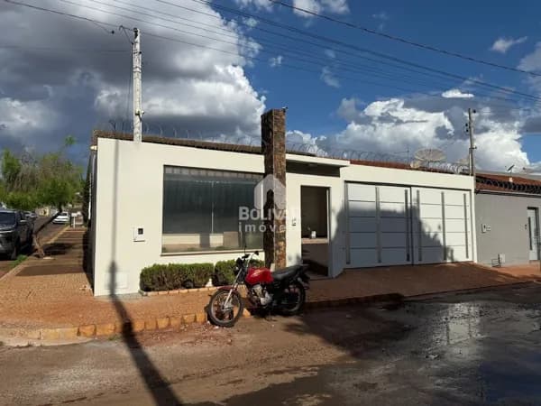 Casa com 3 dormitórios à venda, por R$ 650.000,00 - Karfan - Itumbiara/GO