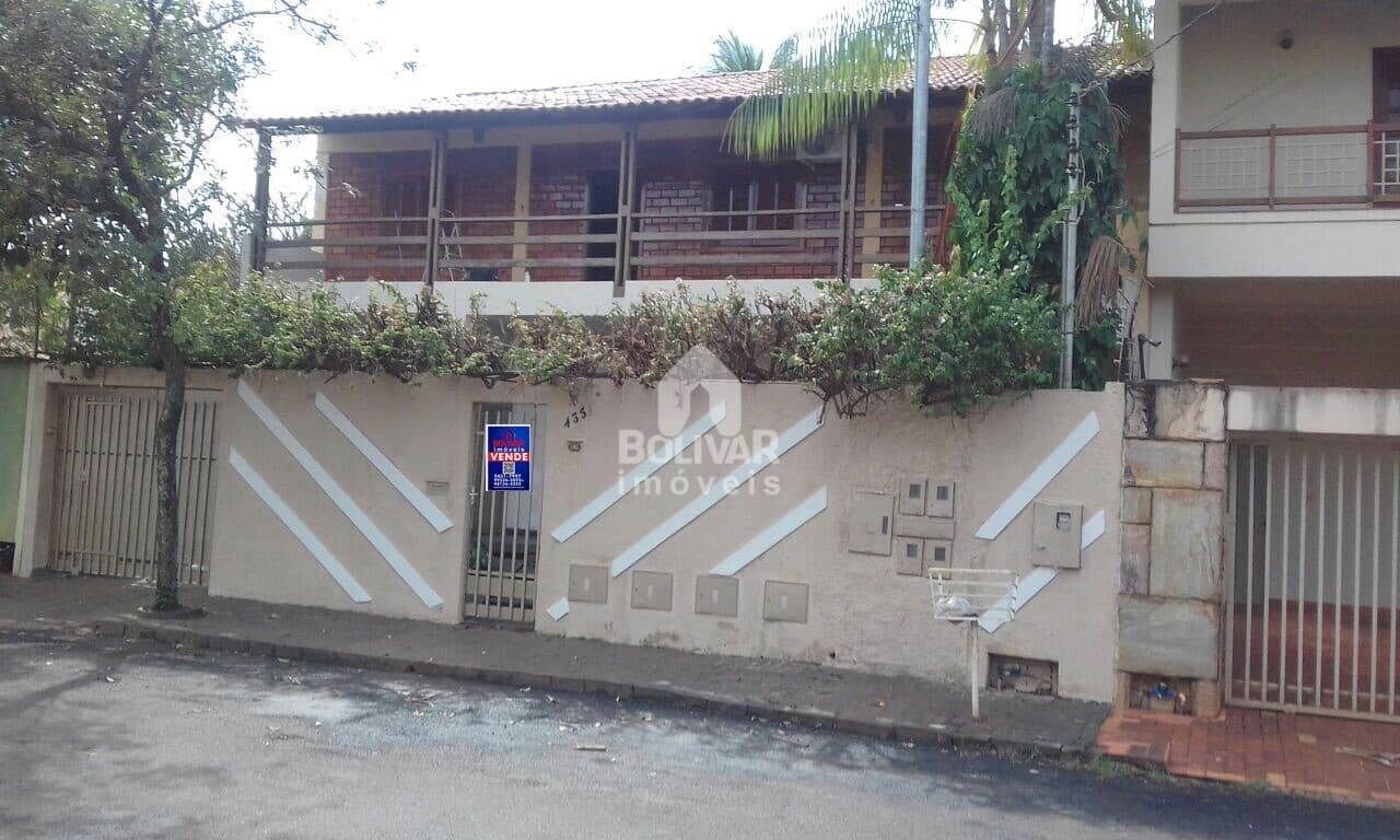 Casa Sobrado com 4 dormitórios à venda, 360 m² por R$ 800.000 - Alto da Boa Vista - Itumbiara/GO
